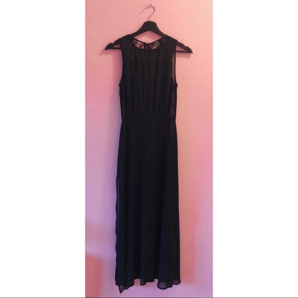 π₯3 for $20π₯ Forever XXI Lace Cut Out Dress